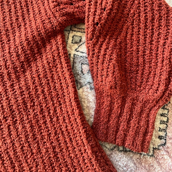 American Eagle Rust Colored Knit Sweater, Size M - Picture 3 of 8
